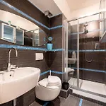 Charme Parmense: Eleganza E Storia Apartament
