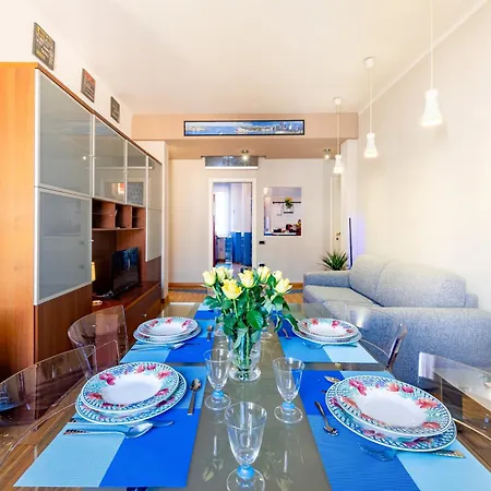 Charme Parmense: Eleganza E Storia Apartament