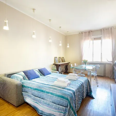 Charme Parmense: Eleganza E Storia Apartament