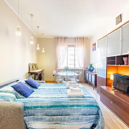 Apartament Charme Parmense: Eleganza E Storia